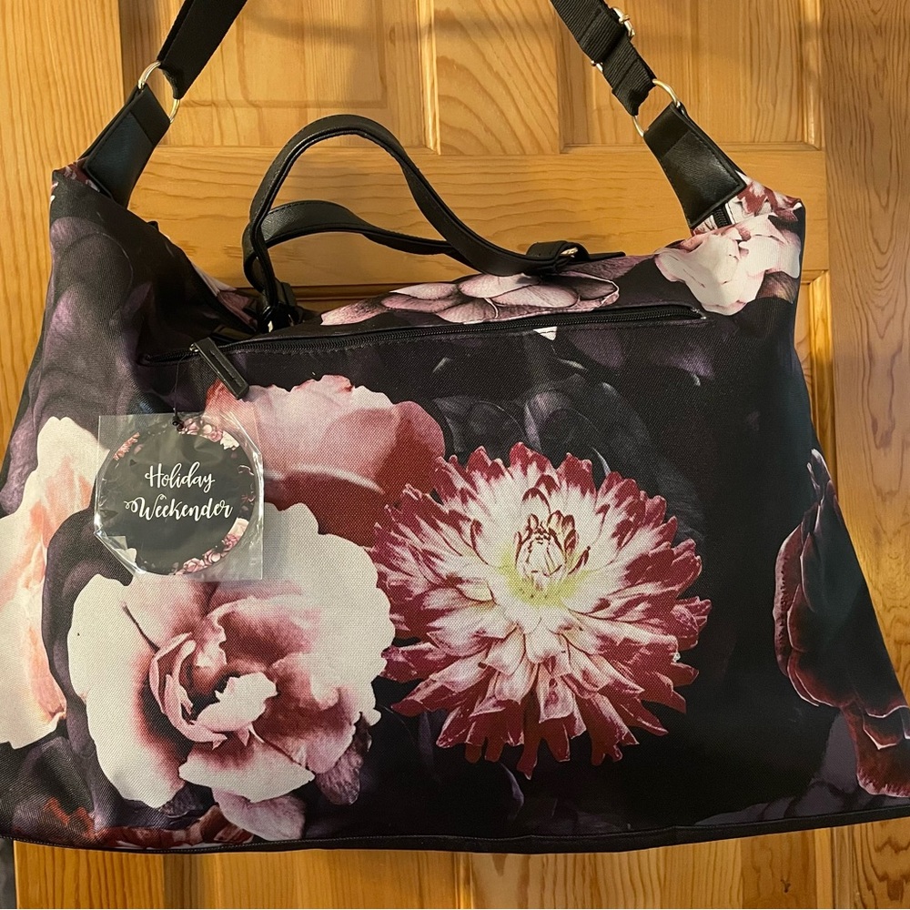 NWT Lightweight Weekender Purple Floral Tote  Bag